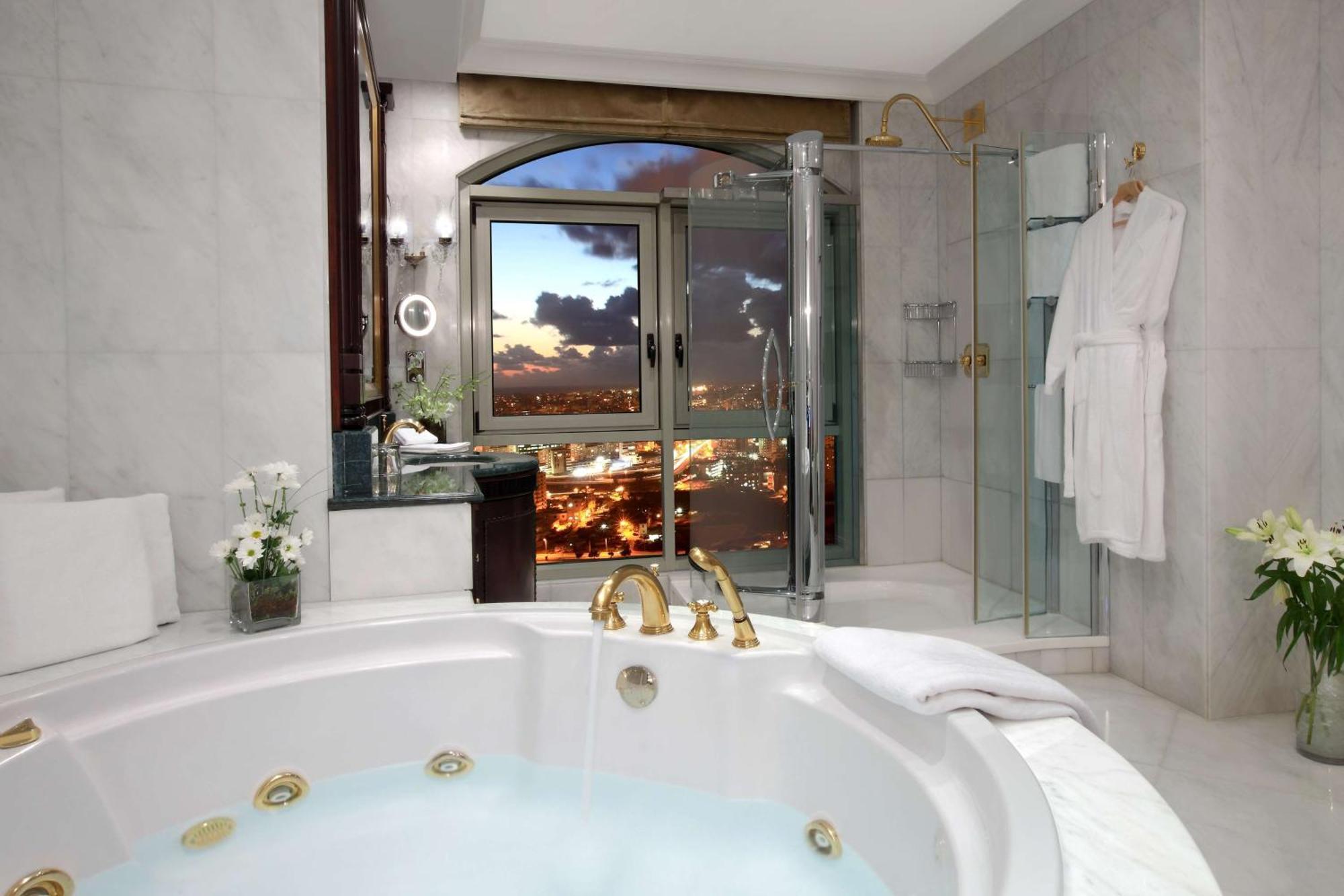 Hotel Habtoor Metropolitan Palace