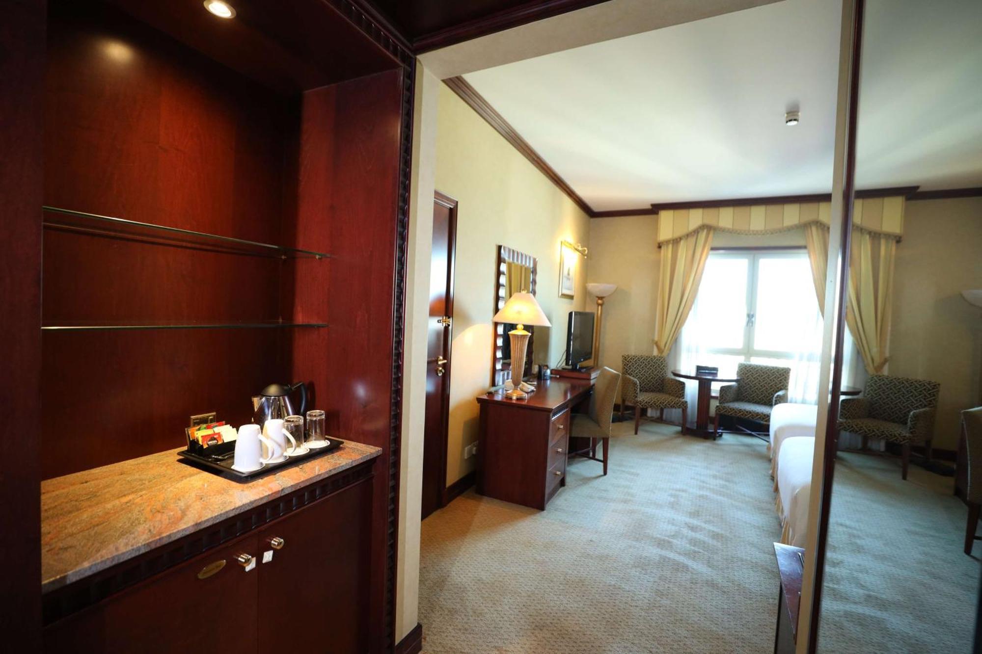 Habtoor Metropolitan Palace 5*