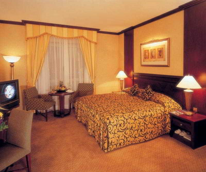 Habtoor Metropolitan Palace Hotel