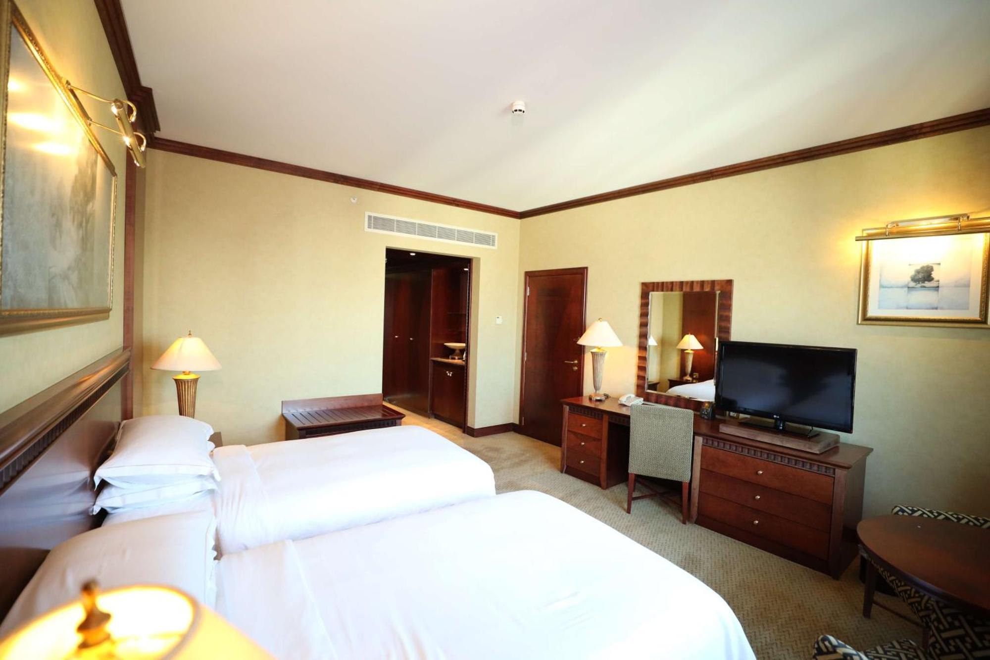Habtoor Metropolitan Palace Hotel 5*