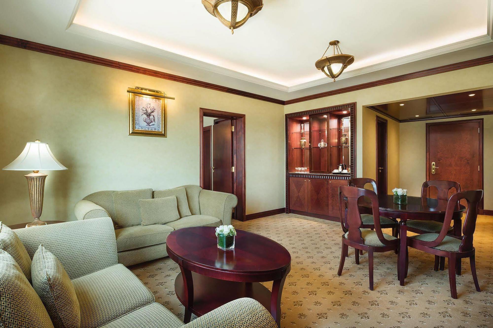 Hotel Habtoor Metropolitan Palace